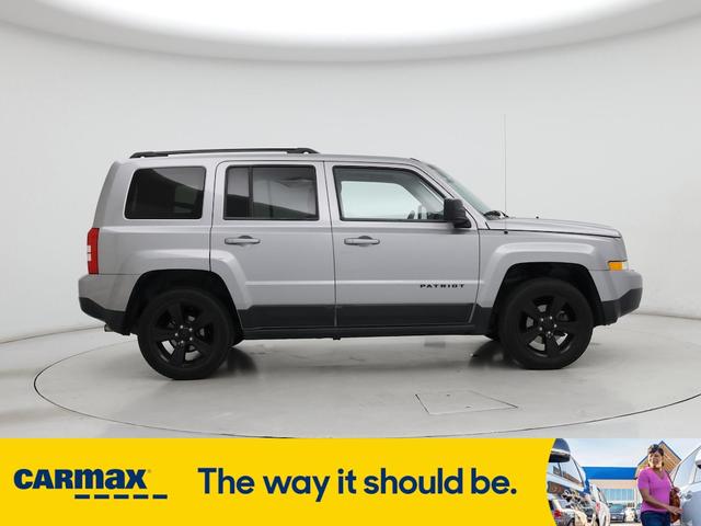 Photo of 2015 Gray Jeep Patriot