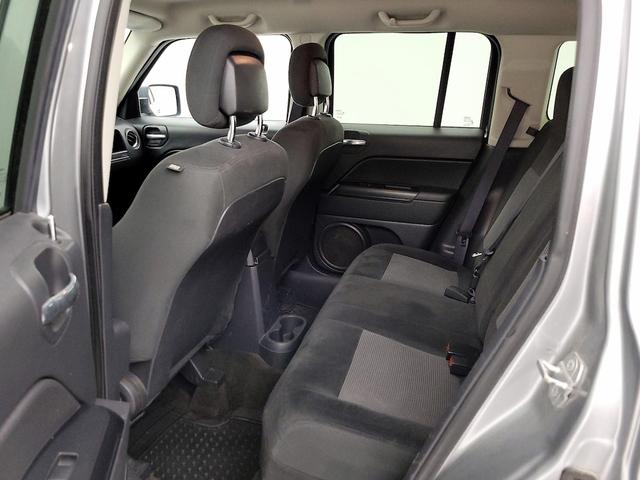 Photo of 2015 Gray Jeep Patriot