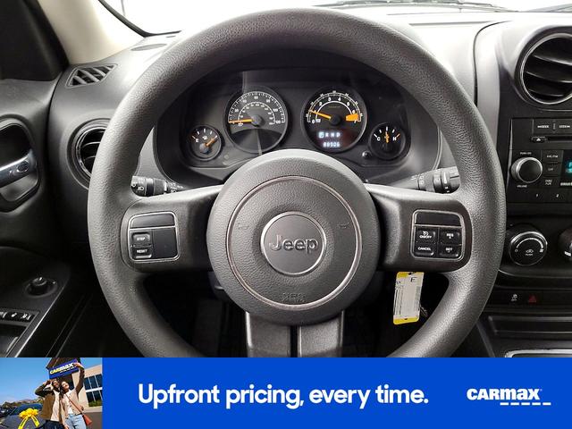 Photo of 2015 Gray Jeep Patriot