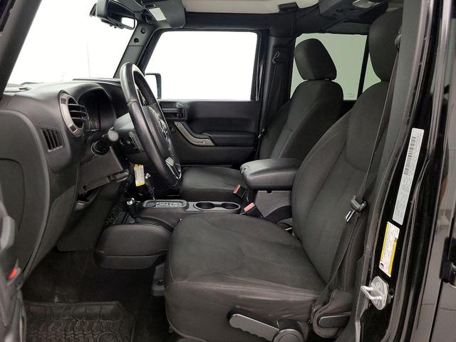 Photo of 2015 Black Jeep Wrangler