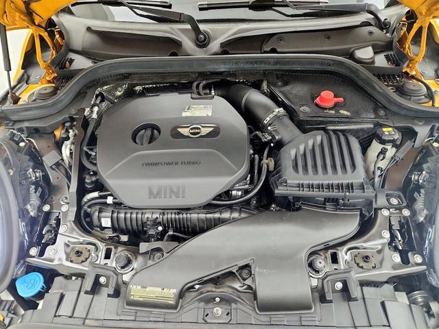 Photo of 2015 Orange MINI Hardtop