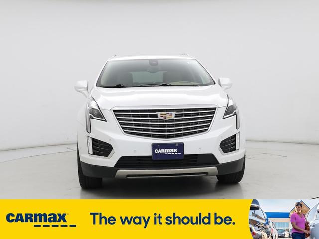 Photo of 2018 White Cadillac XT5