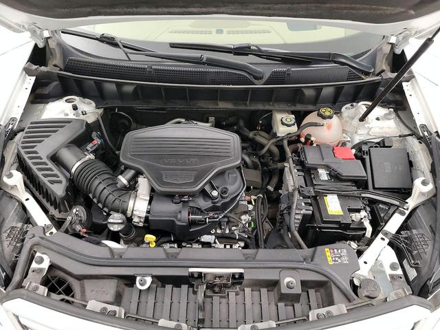 Photo of 2018 White Cadillac XT5