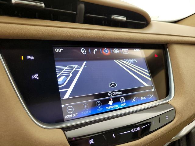 Photo of 2018 White Cadillac XT5