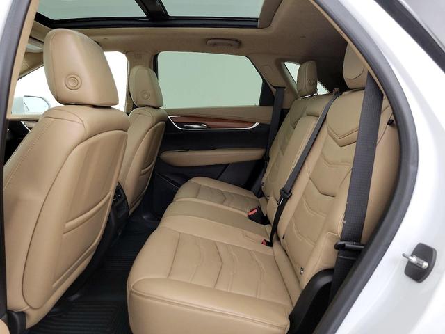 Photo of 2018 White Cadillac XT5
