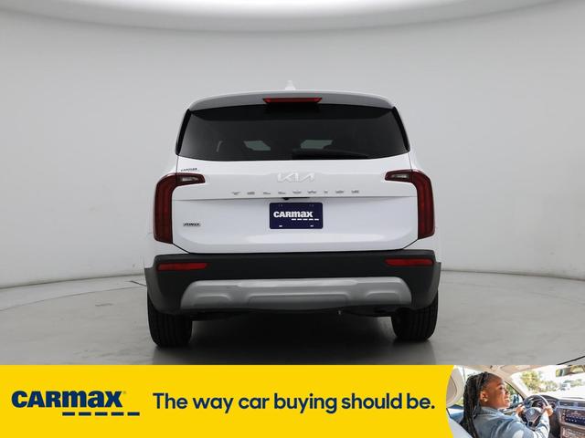 Photo of 2022 White Kia Telluride