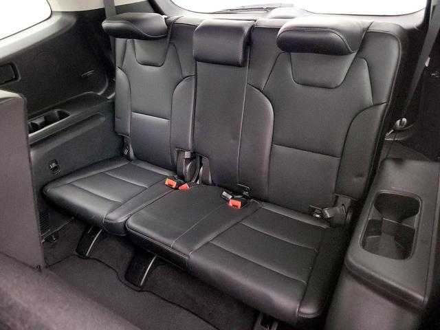 Photo of 2022 White Kia Telluride