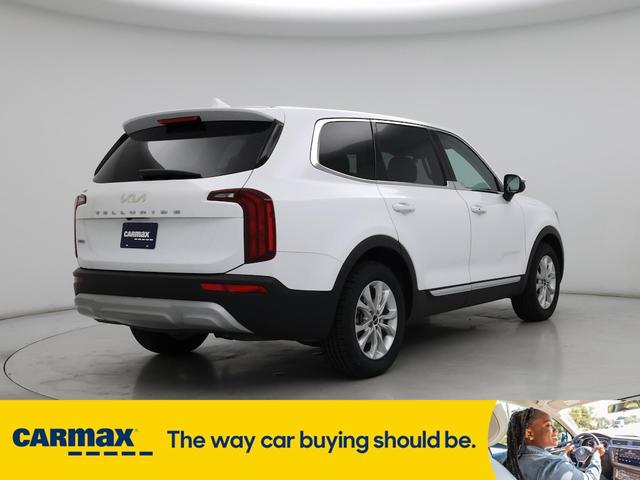 Photo of 2022 White Kia Telluride