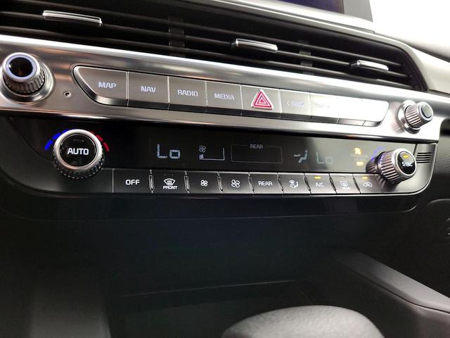 Photo of 2022 White Kia Telluride