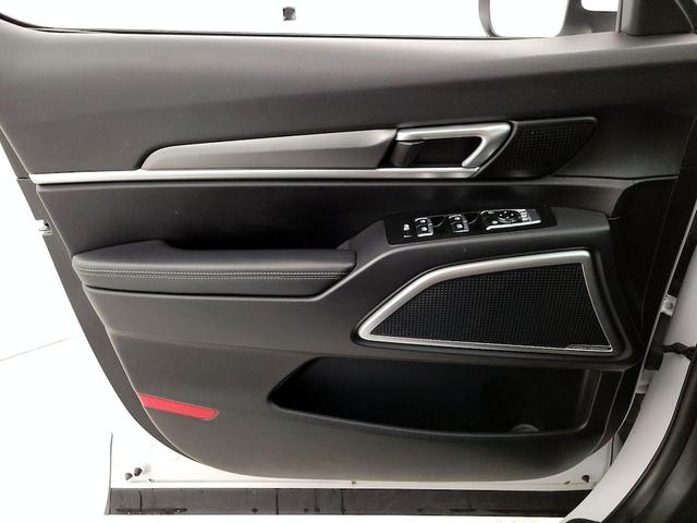 Photo of 2022 White Kia Telluride