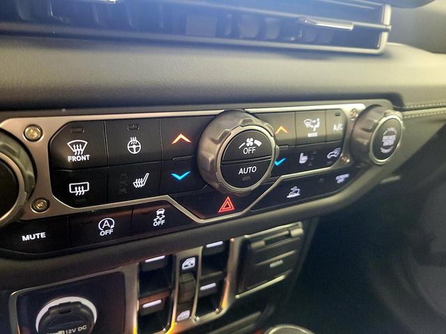 Photo of 2024 Gray Jeep Wrangler