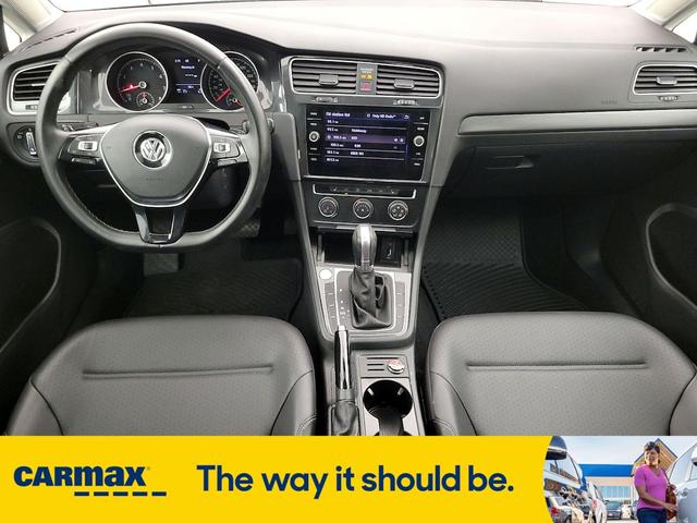 Photo of 2018 Blue Volkswagen Golf