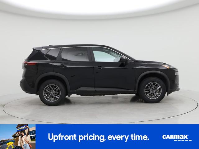 Photo of 2023 Black Nissan Rogue