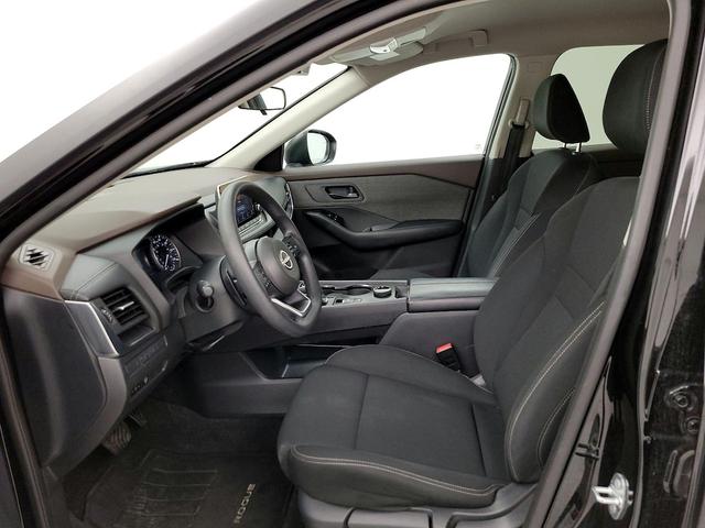 Photo of 2023 Black Nissan Rogue