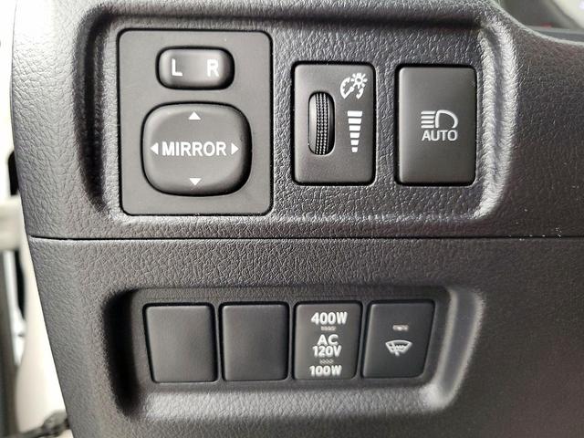 Photo of 2023 White Toyota 4Runner