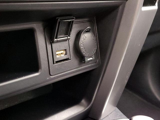 Photo of 2023 White Toyota 4Runner