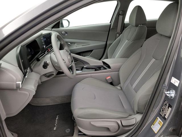 Photo of 2025 Gray Hyundai ELANTRA