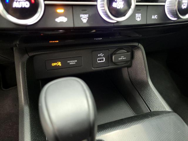 Photo of 2024 White Honda Civic