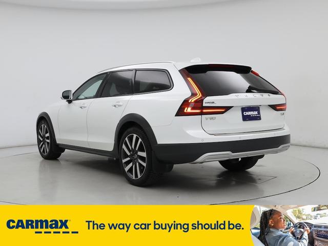 Photo of 2021 White Volvo V90 Cross Country