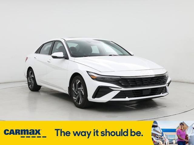 2024 Hyundai Elantra Hev