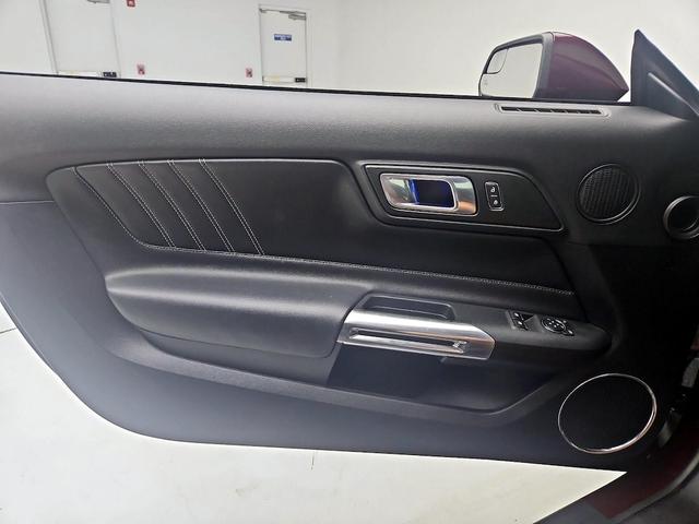 Photo of 2018 Burgundy Ford Mustang