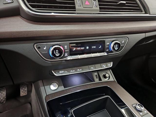Photo of 2021 Black Audi Q5