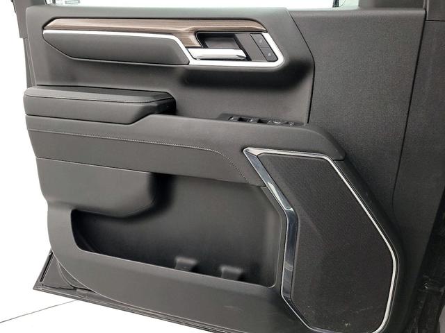 Photo of 2023 Black Chevrolet Silverado 1500