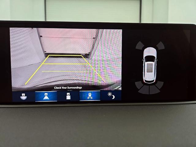 Photo of 2022 Black Acura MDX