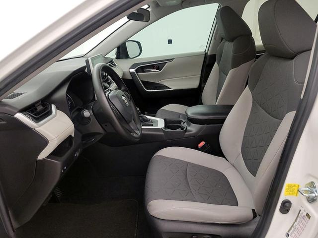 Photo of 2021 White Toyota RAV4