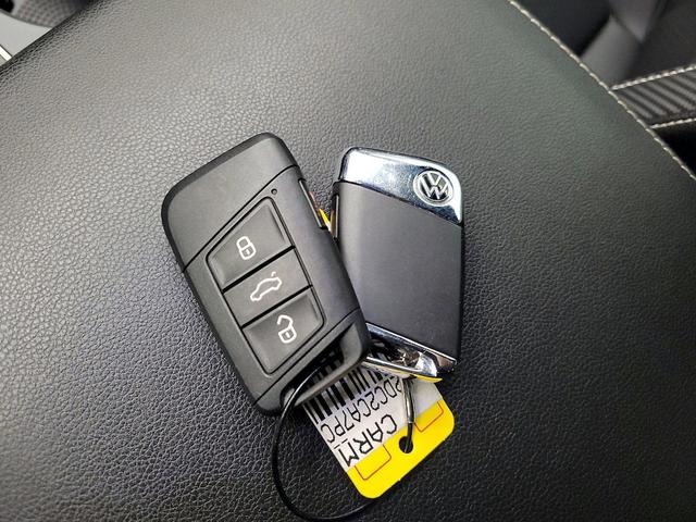 Photo of 2023 White Volkswagen Atlas Cross Sport