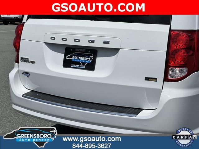 Photo of 2017 White Knuckle Clearcoat Dodge Grand Caravan