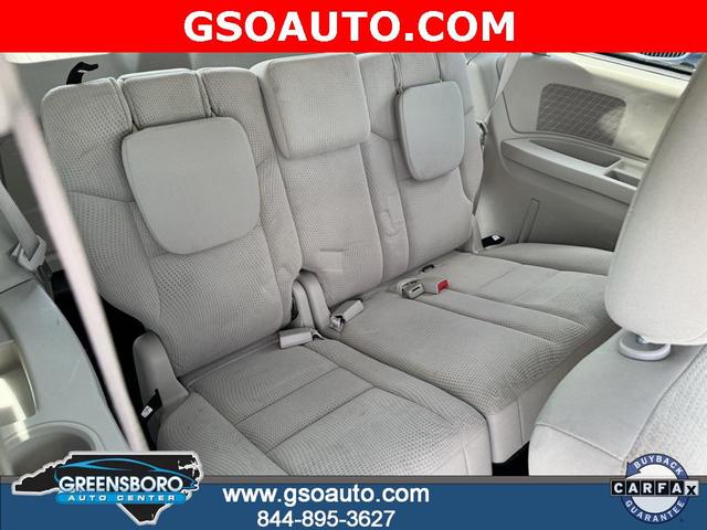 Photo of 2017 White Knuckle Clearcoat Dodge Grand Caravan