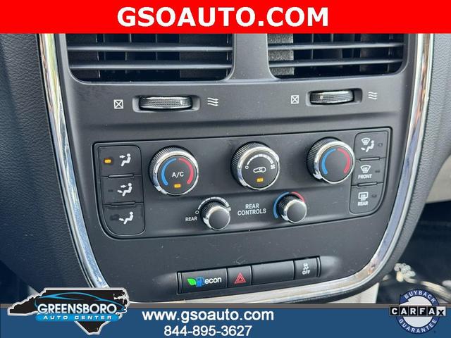 Photo of 2017 White Knuckle Clearcoat Dodge Grand Caravan