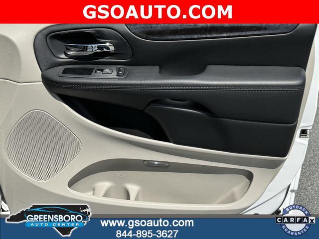 Photo of 2017 White Knuckle Clearcoat Dodge Grand Caravan
