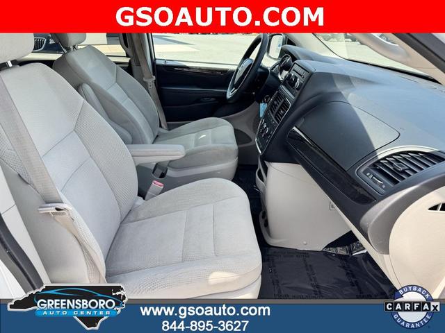 Photo of 2017 White Knuckle Clearcoat Dodge Grand Caravan