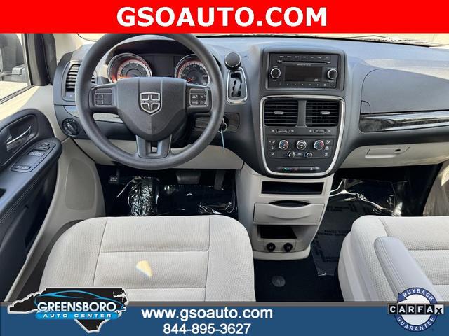 Photo of 2017 White Knuckle Clearcoat Dodge Grand Caravan