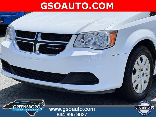 Photo of 2017 White Knuckle Clearcoat Dodge Grand Caravan