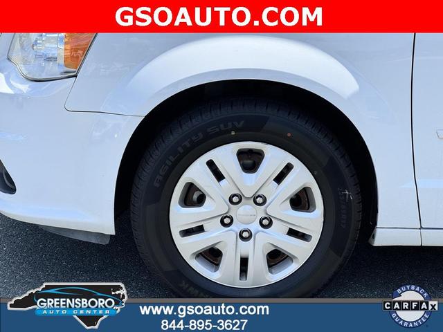 Photo of 2017 White Knuckle Clearcoat Dodge Grand Caravan