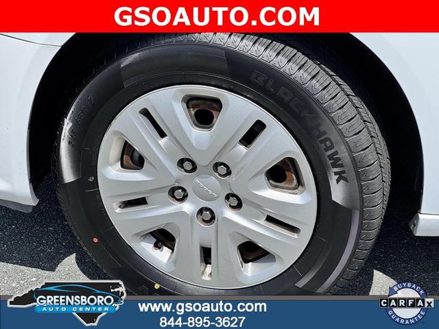 Photo of 2017 White Knuckle Clearcoat Dodge Grand Caravan
