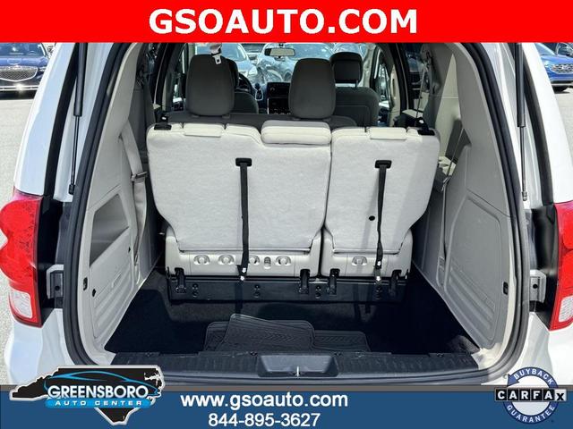 Photo of 2017 White Knuckle Clearcoat Dodge Grand Caravan