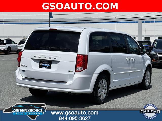 Photo of 2017 White Knuckle Clearcoat Dodge Grand Caravan