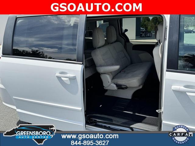 Photo of 2017 White Knuckle Clearcoat Dodge Grand Caravan