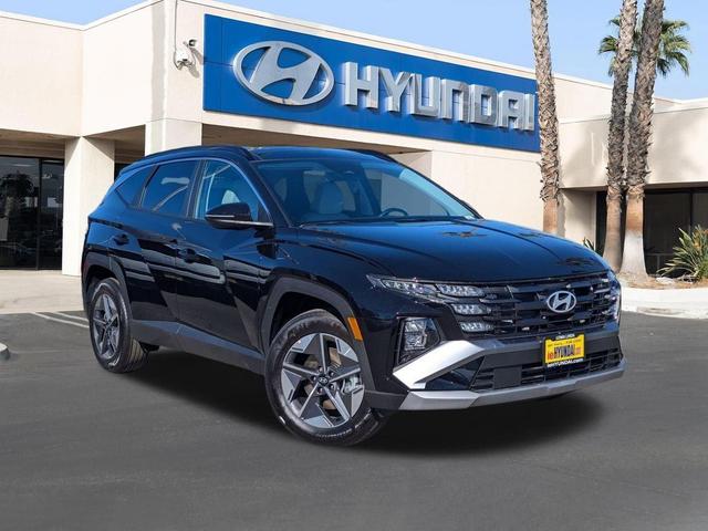Photo of 2025 Ash Black Hyundai TUCSON Hybrid