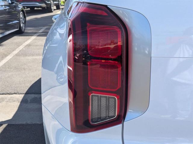 Photo of 2025 Hyper White Hyundai PALISADE