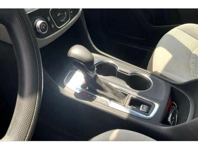 Photo of 2023 Summit White Chevrolet Equinox