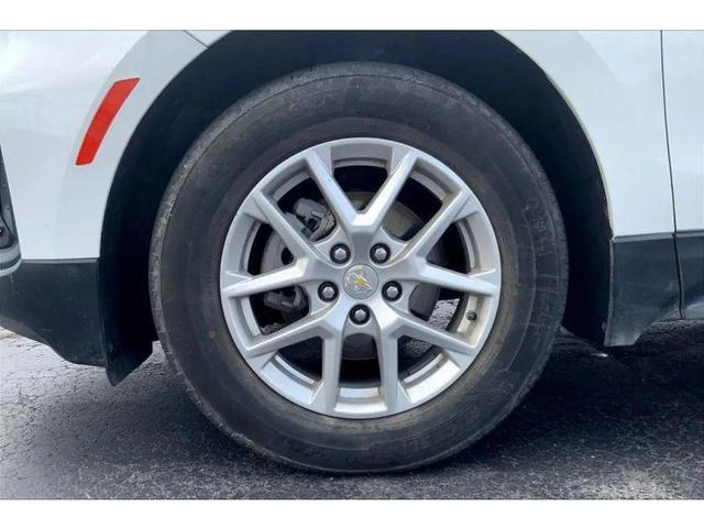 Photo of 2023 Summit White Chevrolet Equinox