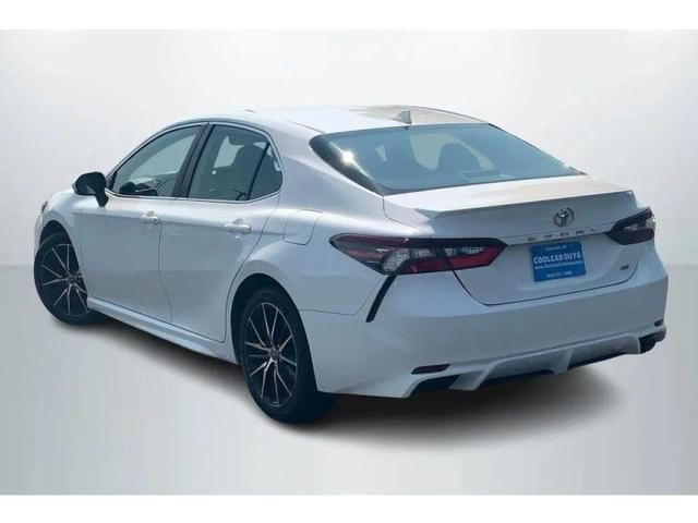 Photo of 2022 White Toyota Camry