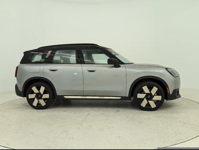 Photo of 2025 Melting Silver III Metallic MINI Countryman