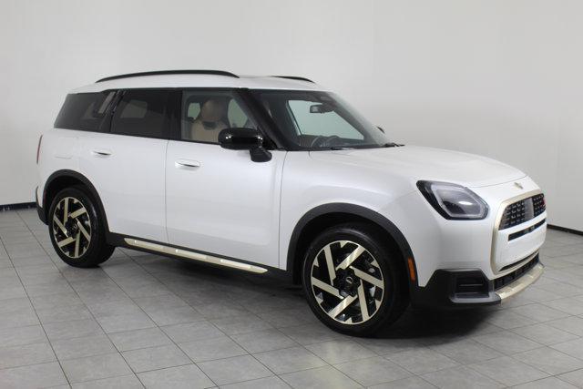Photo of 2025 Nanuq White MINI Countryman