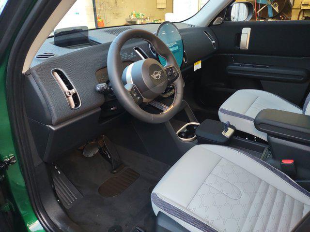 Photo of 2025 British Racing Green IV Metallic MINI Countryman